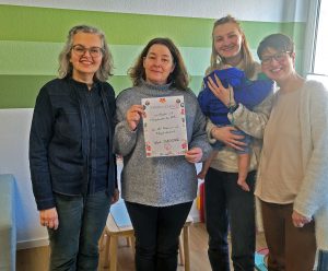 1.480 Euro Spende: Eltern stärken unseren Adoptions- und Pflegekinderdienst