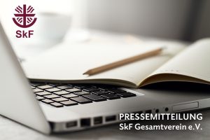 Doppelt belastet und mehrfach gekürzt: Alleinerziehende und ihren Kindern drohen durch Sparmaßnahmen Armut und weniger Teilhabe